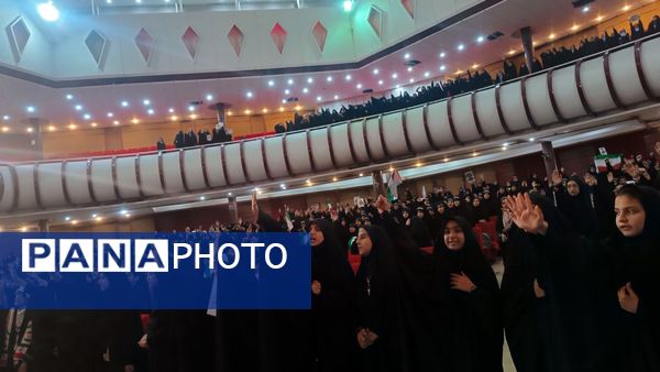 ویژه برنامه فاطمه بهانه خلقت در سالن همایش صدای و سیمای خراسان رضوی