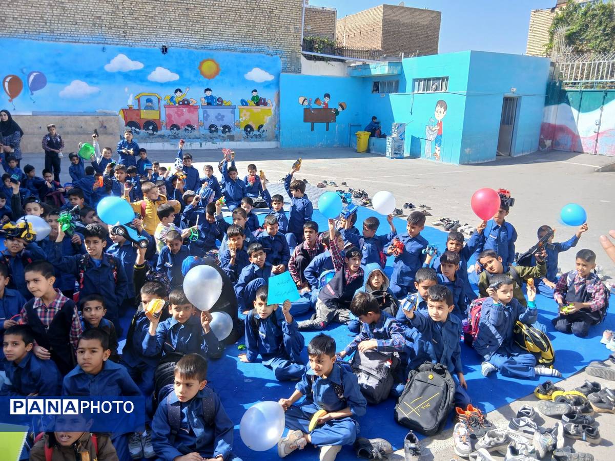 اردوی درون مدرسهای بهمناسبت روز جهانی کودک