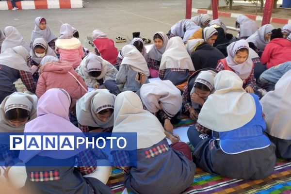 برگزاری نقاشی همگانی در مدارس ناحیه 4 شیراز به‌مناسبت دهه فجر 