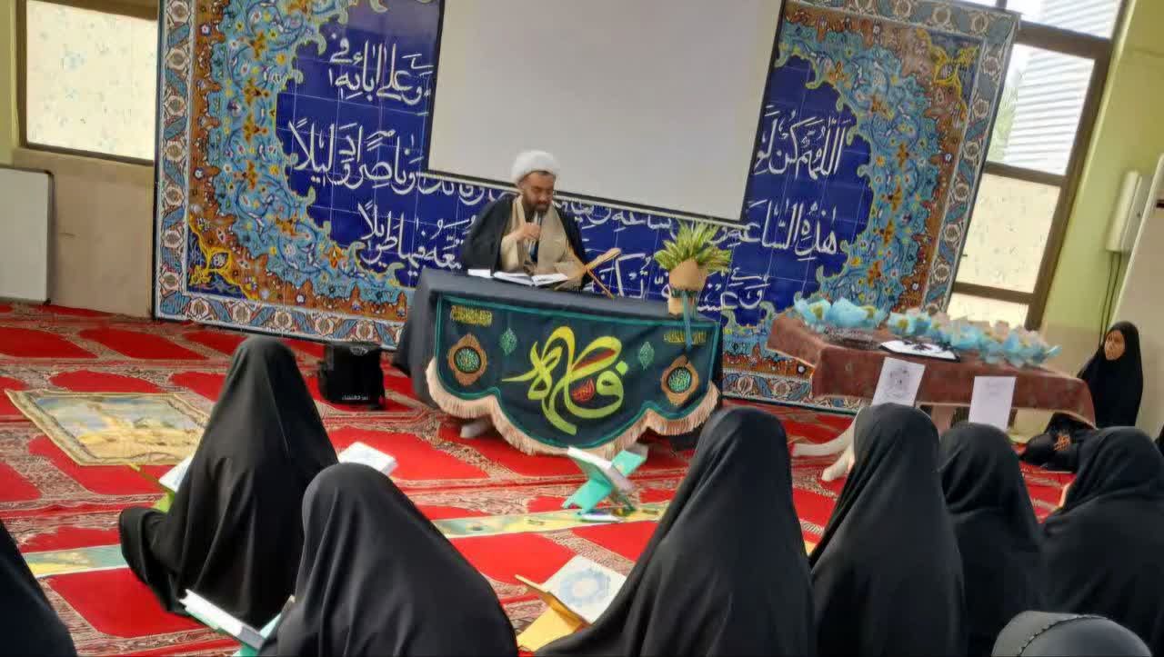 در پرتو آیات الهی؛ روایت لحظاتی از نور و اندیشه