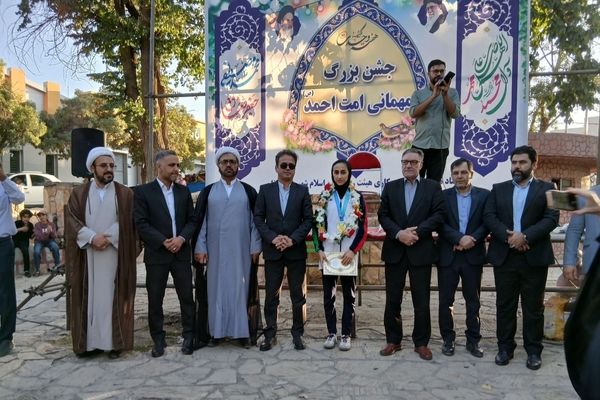 جشن باشکوه ولادت پیامبر اکرم(ص) و امام جعفر صادق(ع) با تجلیل از بانوی طلایی کاراته آسیا در نورآباد لرستان