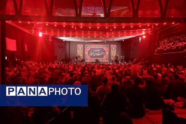پیشوا در سوگ امامزاده جعفر (ع)؛ اجتماع عاشقان حضرت در حرم مطهر