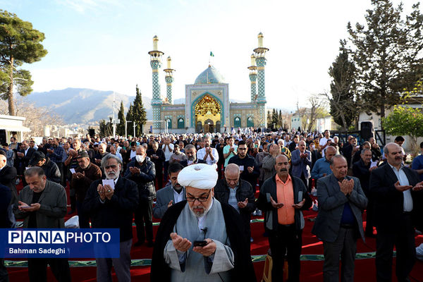نماز عید فطر - امامزاده پنج تن لویزان