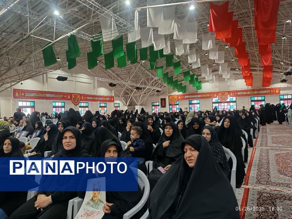 مراسم بزرگداشت شهدای حملات تروریستی رژیم صهیونسیتی در گلستان شهدای اصفهان 