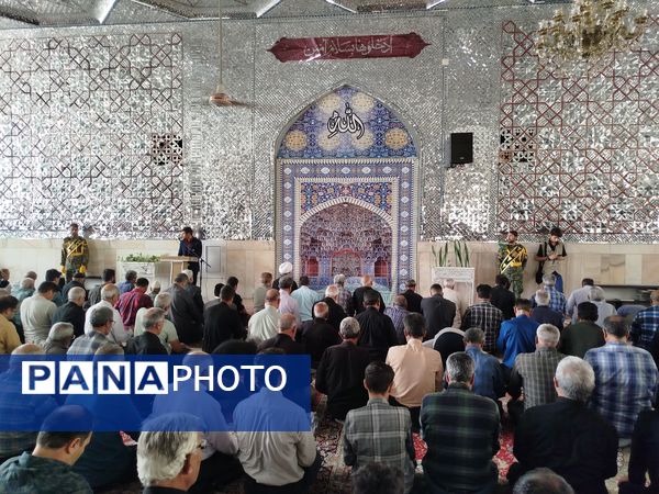 نماز جمعه کاشمر با حضور پرشور مردم برگزار شد