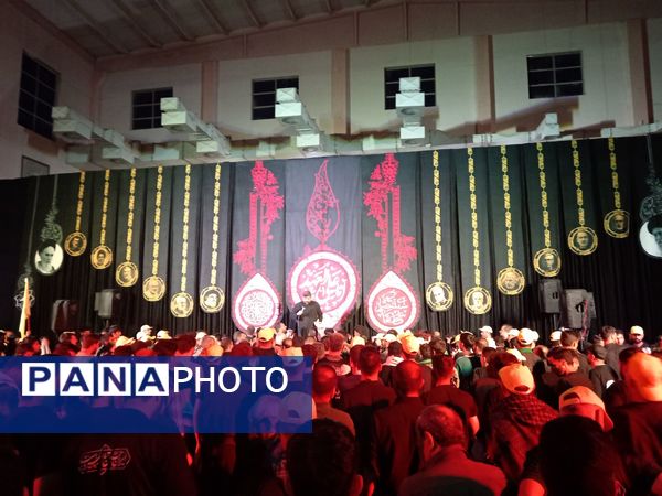 همایش بزرگ کشوری کاروان زیارتی رهسپاران عصر ظهور در ورزشگاه عراق 