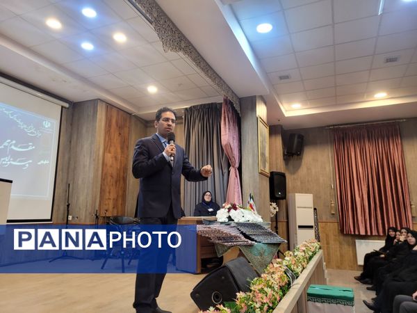 جلسه روسای انجمن مدارس ناحیه سه در دبستان مصلی‌نژاد حضرت زینب(س) 