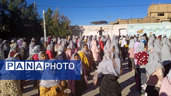 دانش‌آموزان شهید نجفی فدافن هم‌صدا با انقلاب در مراسم سیزده آبان