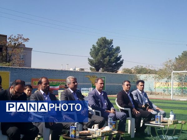 افتتاح چمن مصنوعی دبیرستان نمونه دولتی دانش کاشمر 