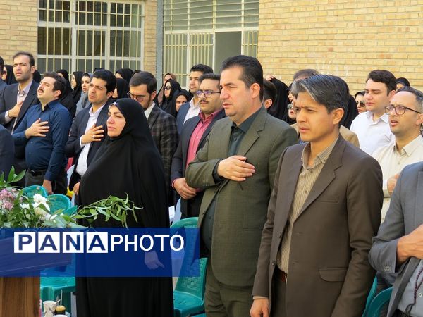 تقدیر از کارکنان‌ اداره‌کل آموزش و پرورش خراسان شمالی 