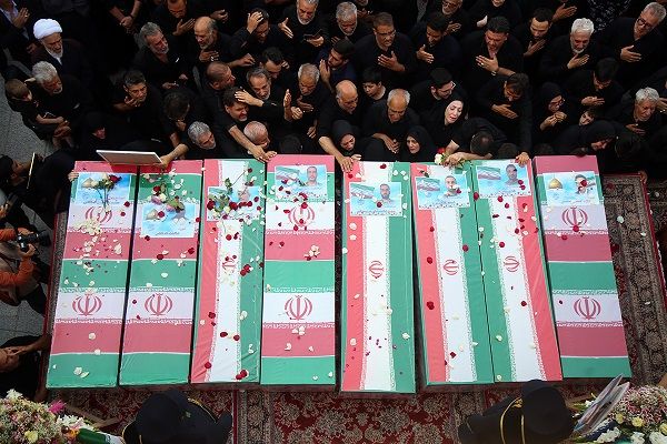 پیکر‌های مطهر ۸ شهید جنایات رژیم صهیونیستی در قم تشییع شد
