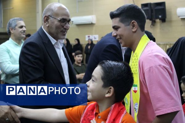 دیدار تشکل‌های دانش‌آموزی یزد با نماینده ولی‌فقیه در یزد