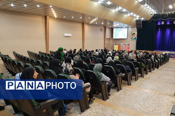 اولین جلسه هدایت تحصیلی دبیرستان پویش ناحیه ۳شیراز 