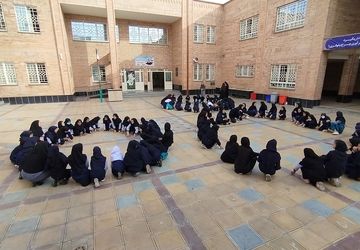 برگزاری مانور زلزله در دبستان سردار سلیمانی 2 بیرجند