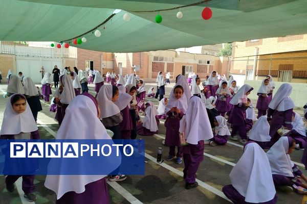 برگزاری جشن شکوفه ها در دبستان حضرت مریم ناحیه یک شهرری