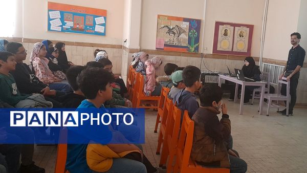 نشست بر مدار هشتم در کانون پرورشی فکری کودکان و نوجوانان