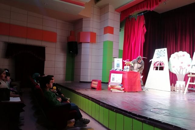 نمایش خاله سوسکه  در کانون پرورش فکری کودکان و نوجوانان 