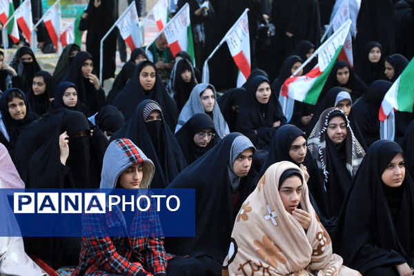 حال و هوای دختران هنرستانی قم در بازدید از یادمان‌های عملیاتی جنوب کشور