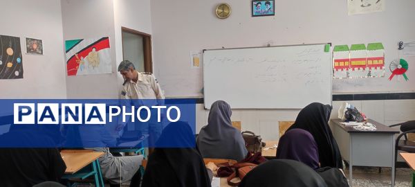 بازدید مدیر سازمان دانش‌آموزی خراسان شمالی از کلاس‌های ضمن خدمت سازمان‌دانش‌آموزی