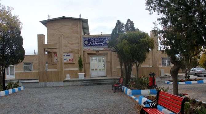 بخشی از فعالیت شهرداری شهربن در راستای زیباسازی سطح شهر