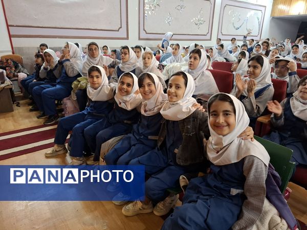 جشن یلدا ۱۴۰۴ در مدرسه ۱۷ شهریور شهرستان بجنورد 