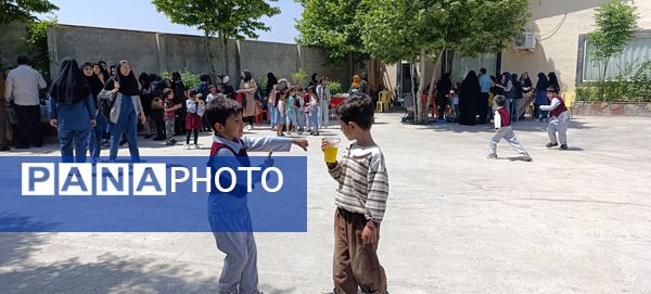 برگزاری بازارچه در پیش دبستانی شور و نشاط آشخانه 