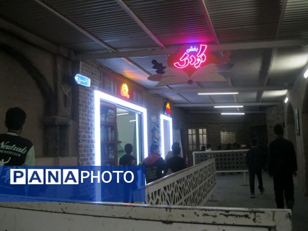 بازدید دانش آموزان دبستان سمیه قم از نمایشگاه حدیث غربت