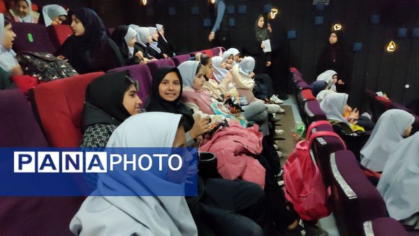 اردوی تفریحی سینما دانش‌آموزان دبستان شاهد حاج تقی آقابزرگ ناحیه یک مشهد