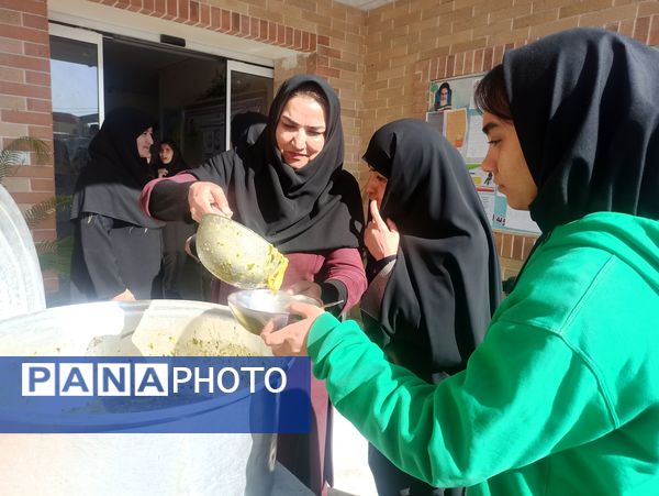 پذیرایی از دانش آموزان دبیرستان نمونه اندیشه با صبحانه گرم 