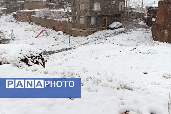 بارش برف در روستای اصقول سربیشه