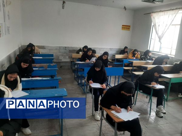 امتحانات نوبت اول دانش آموزان دبیرستان نیایش شهرستان باخرز