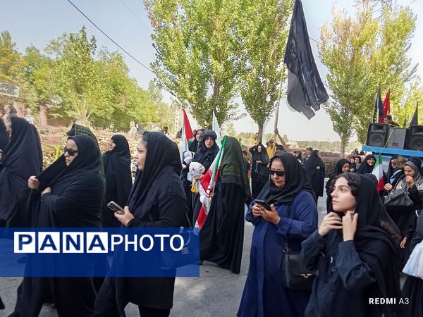 حضور مردم نیشابور در راهپیمایی جاماندگان اربعین حسینی