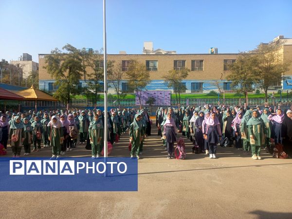 مراسم روز اول مهر و به صدا درآوردن زنگ مهر و مقاومت و ایثار