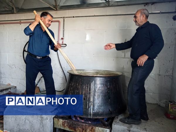هیئت زنجیرزنی در روستای فیض آباد در صبح عاشورای حسینی 