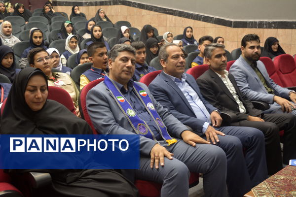 تجلیل از خبرنگاران ناحیه ۷ مشهد به مناسبت روز خبرنگار