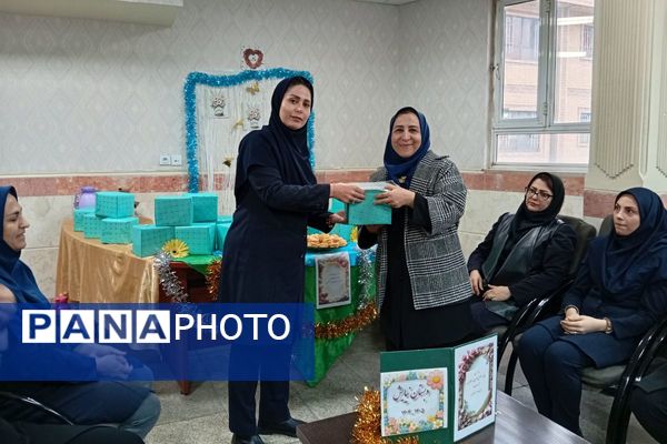 مدارس شهرستان قدس زیر چادر بانوی دو عالم در جشن ولادت حضرت زهرا(س)