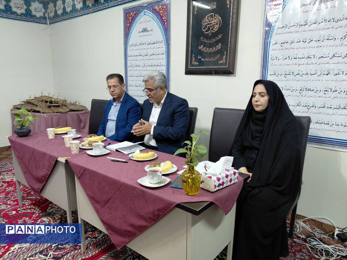 اولین جلسه شورای دبیران در دبیرستان علی‌ افشارنژاد 