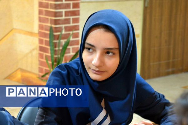 برگزاری کافه ۵۷ در دبیرستان فرهنگ