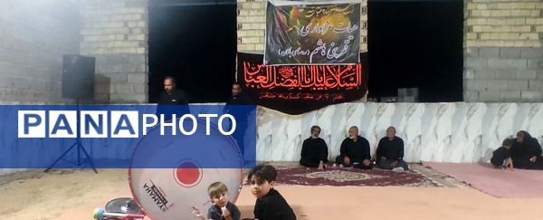 مراسم عزاداری شب نهم محرم و سوگواری برای امام حسین‌‌(ع)
