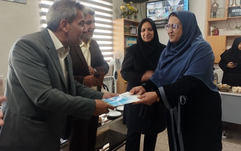  تقدیر از معلمان نمونه دبیرستان هاجر بیرجند