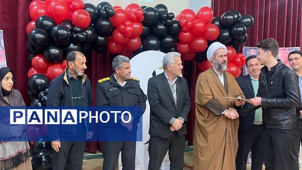  همایش تجلیل از نخبگان کنکور شهرستان اسکو 