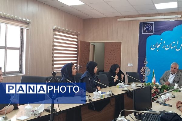 دیدار جمعی از دانش‌آموز خبرنگاران زنجانی با مدیرکل آموزش و پرورش استان