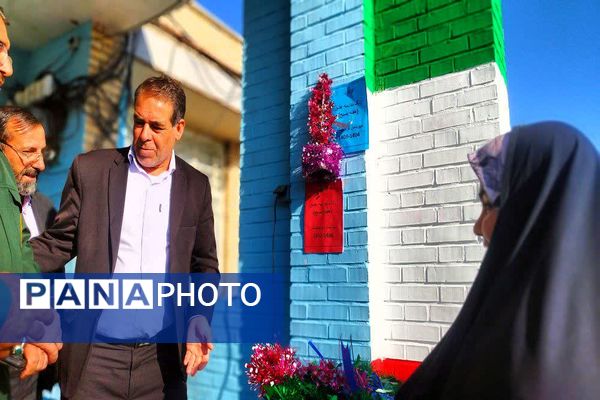 نواختن زنگ مدرسه عشق به‌مناسبت گرامیداشت هفته بسیج در شهرستان باشت