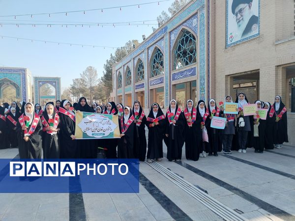 آغاز مراسم دهه فجر با شعار  «حضور تا ظهور» در گلزار شهدای سبزوار