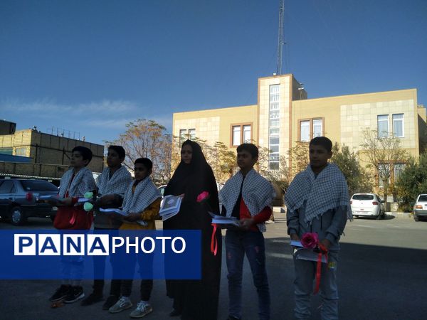 مراسم تجلیل از دانش‌آموزان شهرستان خلیل آباد با کسب رتبه در لیگ علمی پایا