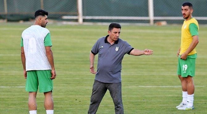 پنالتی‌های بحث‌برانگیز؛ اعتراض تند قلعه‌نویی به تصمیم خودسرانه طارمی