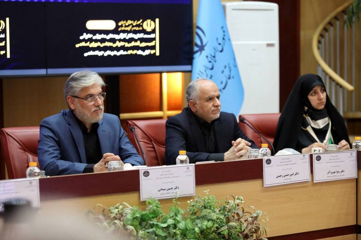 مشروعیت قانون به عقلانی بودن آن است 