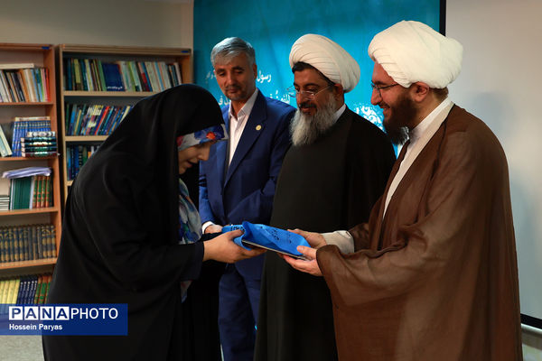 آیین تجلیل از برگزیدگان طرح ملی صبح رویش