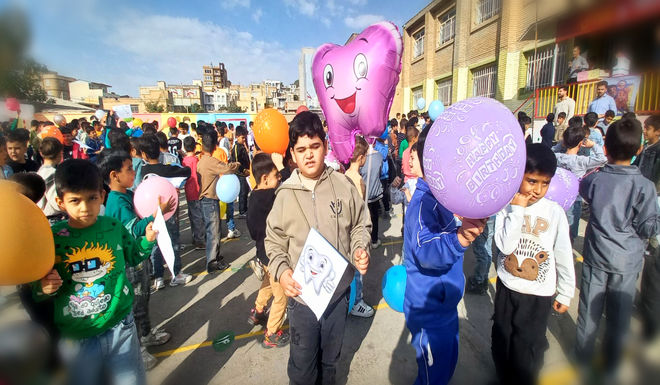 آغاز پویش آموزشی «بهداشت دهان و دندان» در کامیاران با مشارکت ۱۵۰ دانش‌آموز