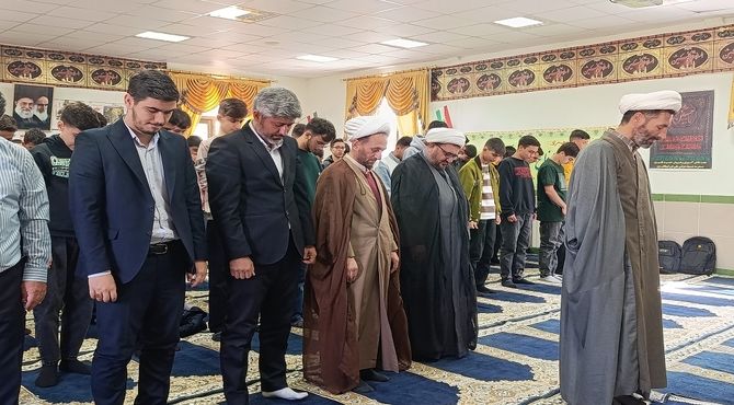 آغاز سال تحصیلی جدید با طنین" زنگ نماز "در دبیرستان نمونه دولتی حضرت  علی ابن ابیطالب (ع) شهرستان خلخال